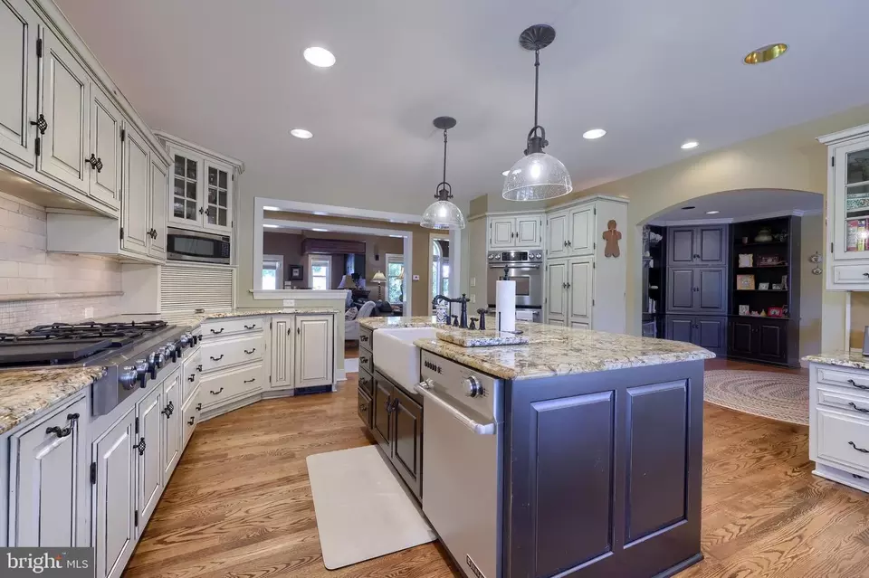 Kitchen - 38 Westwind Cir, Lititz, PA 17543 photo 8 of 12