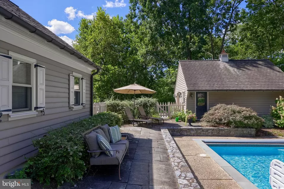 Exterior - 38 Westwind Cir, Lititz, PA 17543 photo 6 of 24