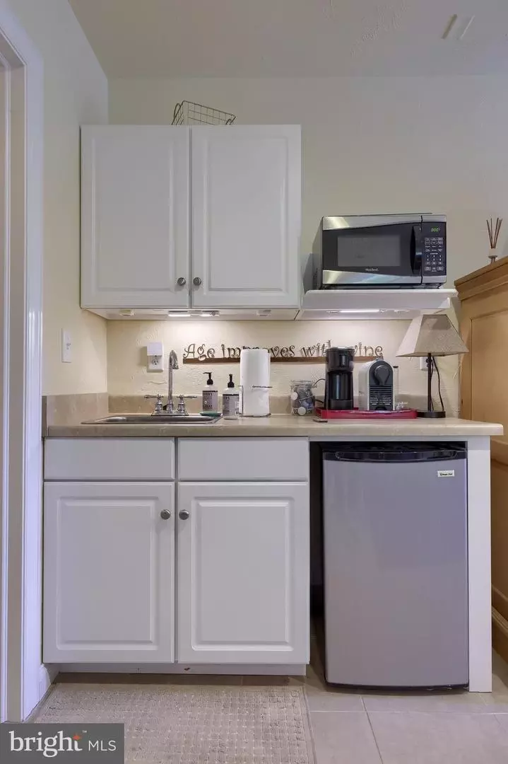 Kitchen - 38 Westwind Cir, Lititz, PA 17543 photo 12 of 12