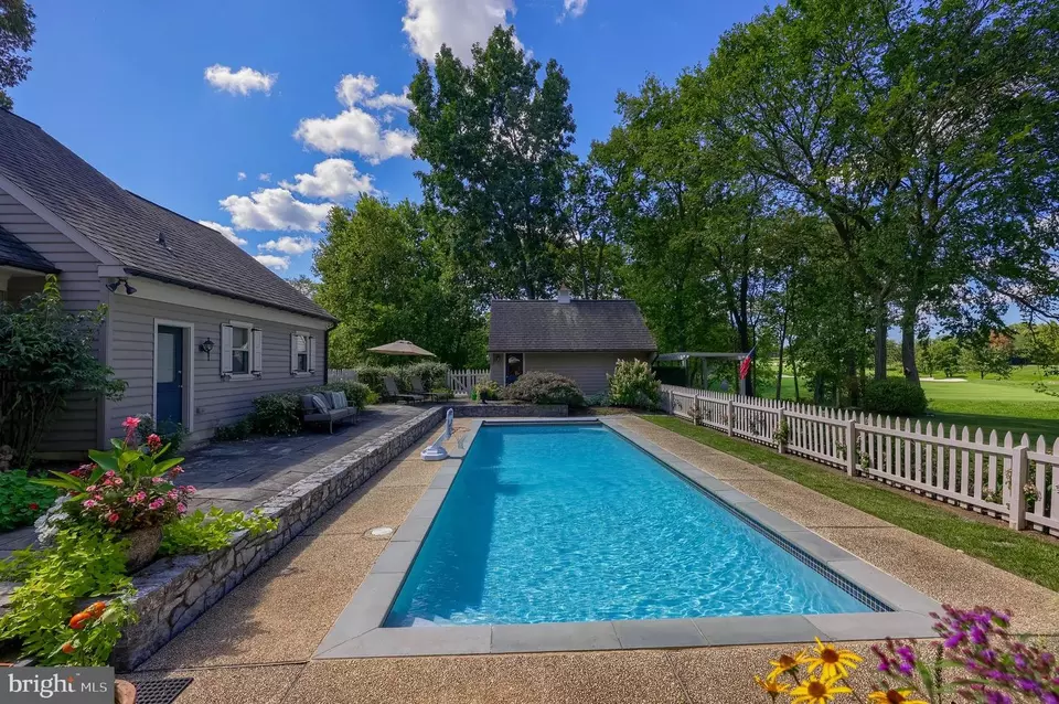Exterior - 38 Westwind Cir, Lititz, PA 17543 photo 11 of 24