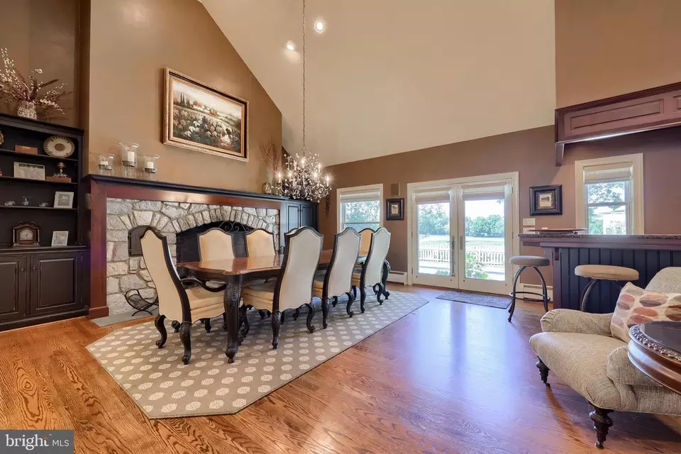 Dining - 38 Westwind Cir, Lititz, PA 17543 photo 5 of 7