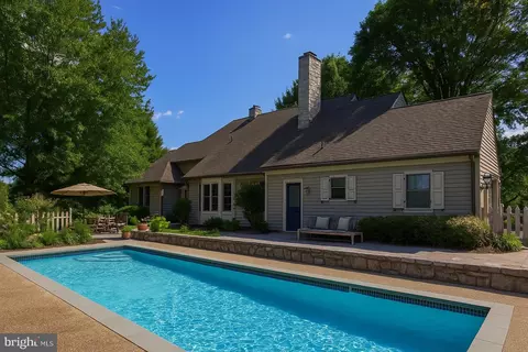 Exterior - 38 Westwind Cir, Lititz, PA 17543 photo 1 of 24