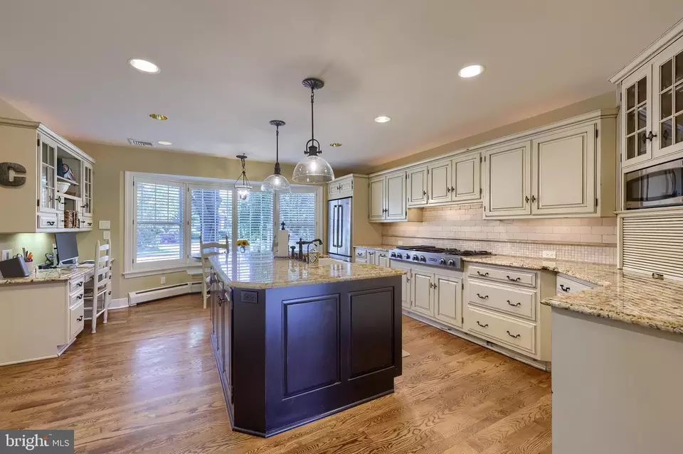 Kitchen - 38 Westwind Cir, Lititz, PA 17543 photo 3 of 12