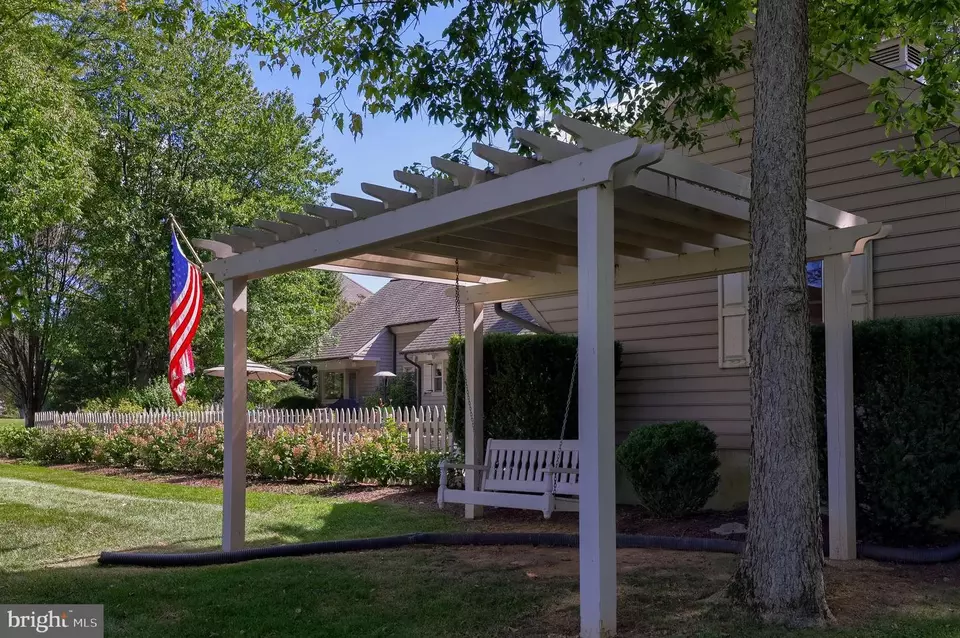 Exterior - 38 Westwind Cir, Lititz, PA 17543 photo 4 of 24
