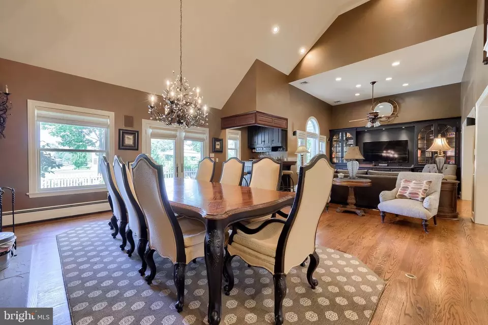 Dining - 38 Westwind Cir, Lititz, PA 17543 photo 2 of 7