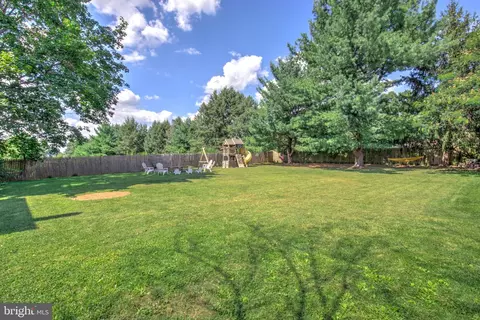 Exterior - 1517 E Newport Rd, Lititz, PA 17543 photo 12 of 20