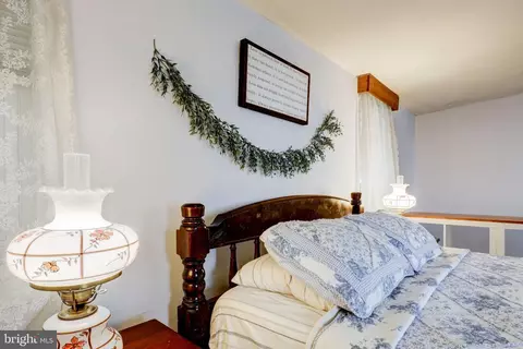 Bedroom - 1517 E Newport Rd, Lititz, PA 17543 photo 10 of 13