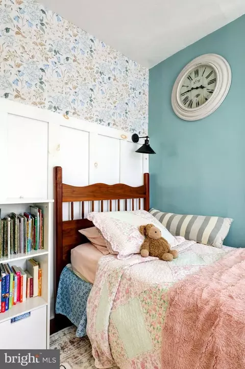 Bedroom - 1517 E Newport Rd, Lititz, PA 17543 photo 6 of 13