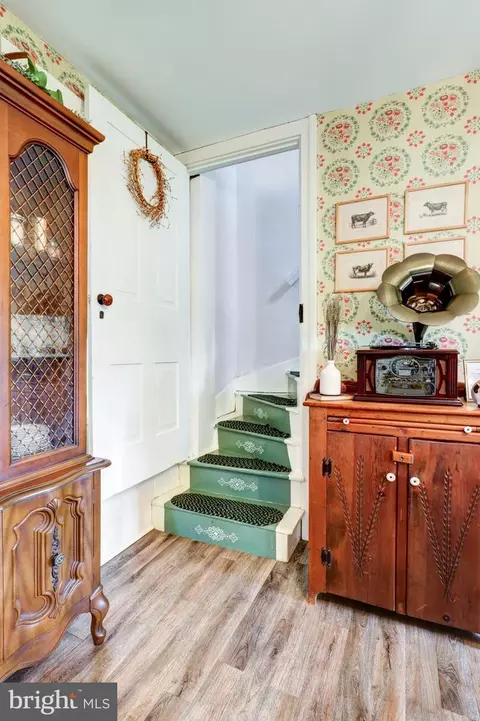 Entry Way - 1517 E Newport Rd, Lititz, PA 17543 photo 6 of 7