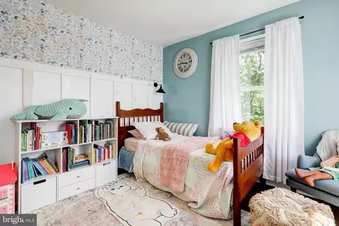 Bedroom - 1517 E Newport Rd, Lititz, PA 17543 photo 4 of 13