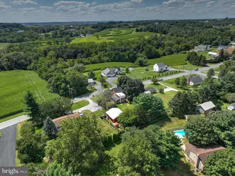 View/Area - 1517 E Newport Rd, Lititz, PA 17543 photo 2 of 7