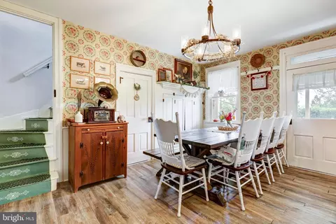 Dining - 1517 E Newport Rd, Lititz, PA 17543 photo 2 of 4