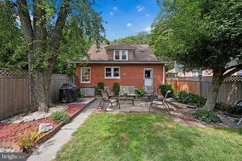 Exterior - 417 Woodcrest Ave, Lititz, PA 17543 photo 6 of 7