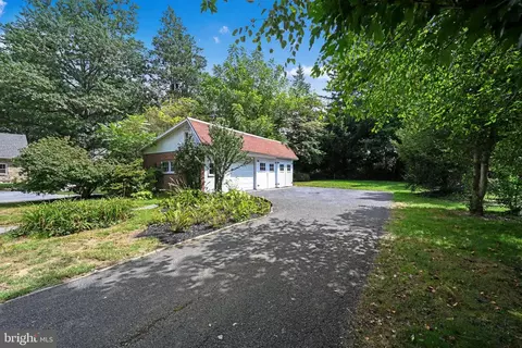 Exterior - 417 Woodcrest Ave, Lititz, PA 17543 photo 7 of 7