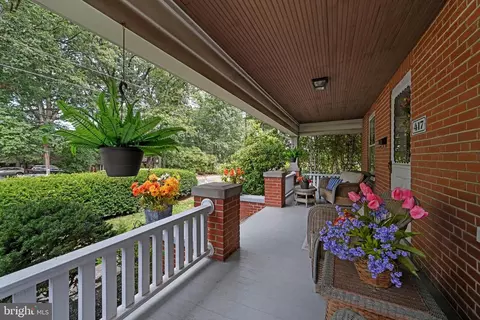 Exterior - 417 Woodcrest Ave, Lititz, PA 17543 photo 3 of 7