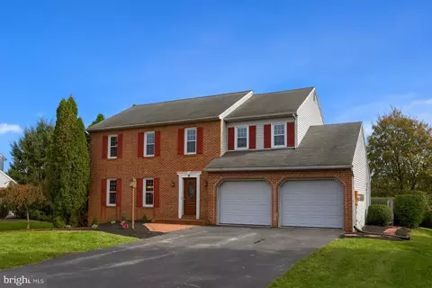 52 Charles Pl, Brownstown, PA 17508