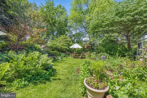 Exterior - 2 Farm Ln, Lititz, PA 17543 photo 9 of 13