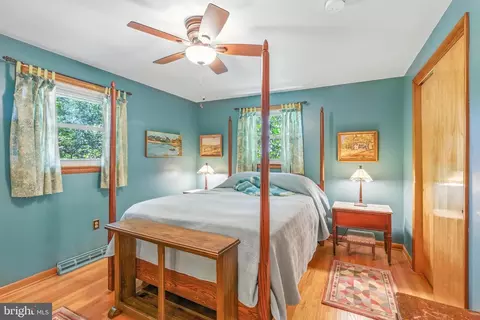 Bedroom - 2 Farm Ln, Lititz, PA 17543 photo 1 of 3