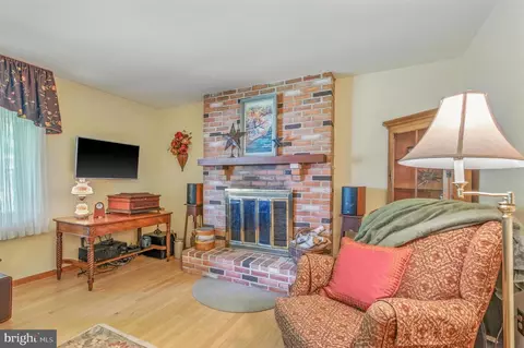 Other - 2 Farm Ln, Lititz, PA 17543 photo 2 of 10