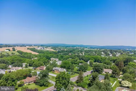 View/Area - 2 Farm Ln, Lititz, PA 17543 photo 1 of 2