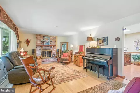 Other - 2 Farm Ln, Lititz, PA 17543 photo 1 of 10