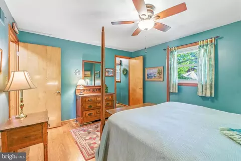 Bedroom - 2 Farm Ln, Lititz, PA 17543 photo 2 of 3