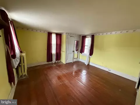 Bedroom - 128 E New St, Lititz, PA 17543 photo 1 of 2