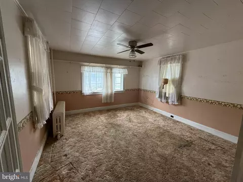 Living - 128 E New St, Lititz, PA 17543 photo 2 of 2
