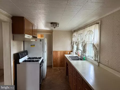 Kitchen - 128 E New St, Lititz, PA 17543 photo 1 of 1