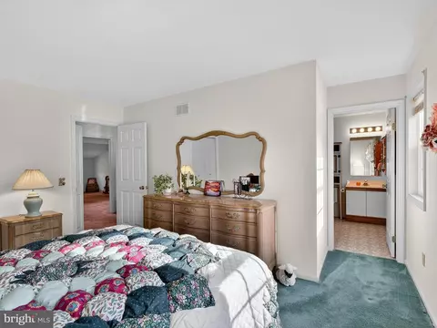 Bedroom - 151 Pinnacle Point Dr, Lancaster, PA 17601 photo 4 of 5