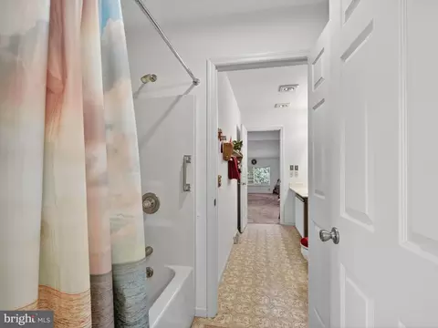 Entry Way - 151 Pinnacle Point Dr, Lancaster, PA 17601 photo 5 of 6