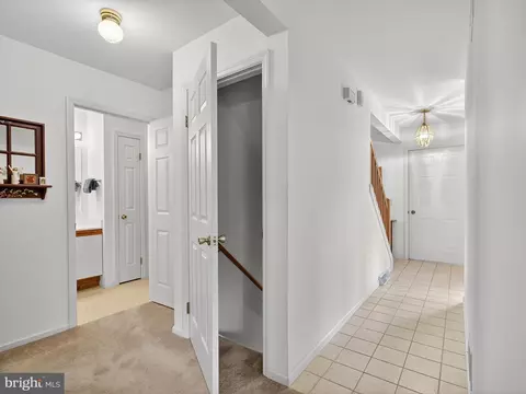 Entry Way - 151 Pinnacle Point Dr, Lancaster, PA 17601 photo 2 of 6