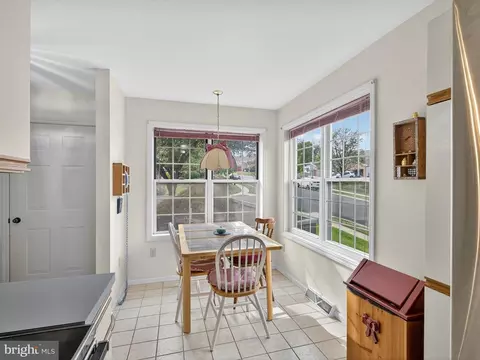 Dining - 151 Pinnacle Point Dr, Lancaster, PA 17601 photo 2 of 2
