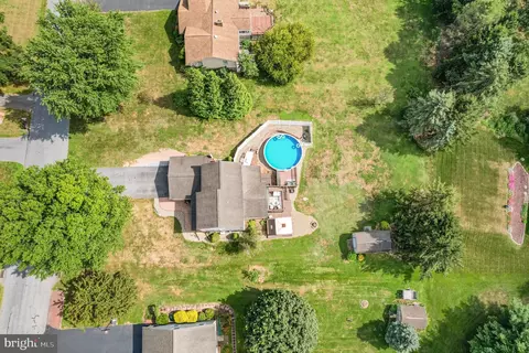 212 Weaver Dr, Lititz, PA 17543 photo 41