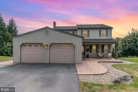 212 Weaver Dr, Lititz, PA 17543