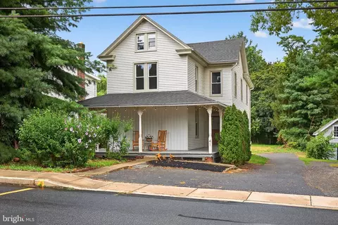 41 Blue Rock Rd, Millersville, PA 17551