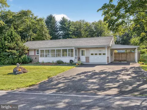4597 Bossler Rd, Elizabethtown, PA 17022