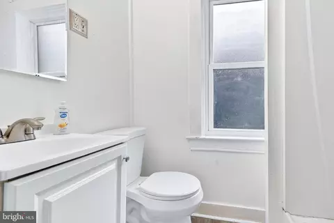 Entry Way - 304 Ruby St, Lancaster, PA 17603 photo 5 of 9