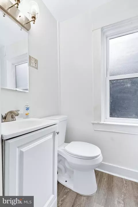 Bath - 304 Ruby St, Lancaster, PA 17603 photo 2 of 3