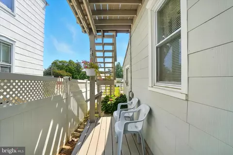 Exterior - 131 N Cedar St, Lititz, PA 17543 photo 5 of 11