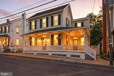 Exterior - 131 N Cedar St, Lititz, PA 17543 photo 3 of 11