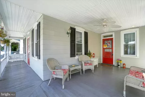 Exterior - 131 N Cedar St, Lititz, PA 17543 photo 4 of 11