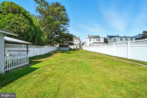 Exterior - 131 N Cedar St, Lititz, PA 17543 photo 8 of 11