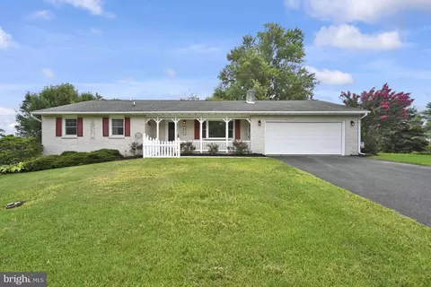 208 New St, Terre Hill, PA 17581