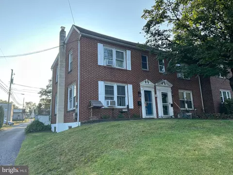 10 E Queen St, Ephrata, PA 17522