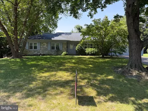 10 Gordon Rd, Lancaster, PA 17603