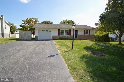 373 Primrose Ln, Mountville, PA 17554