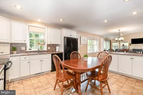 49 W Lexington Rd, Lititz, PA 17543 photo 13