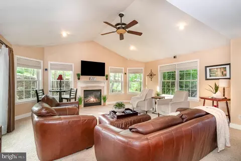 49 W Lexington Rd, Lititz, PA 17543 photo 9