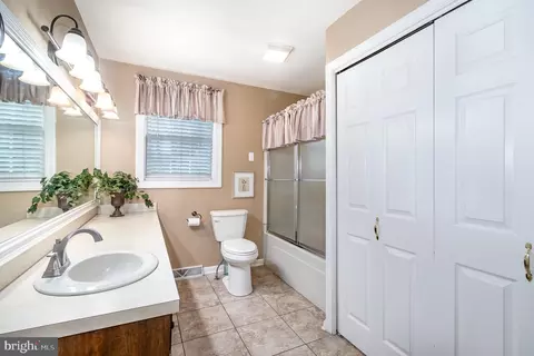 49 W Lexington Rd, Lititz, PA 17543 photo 16